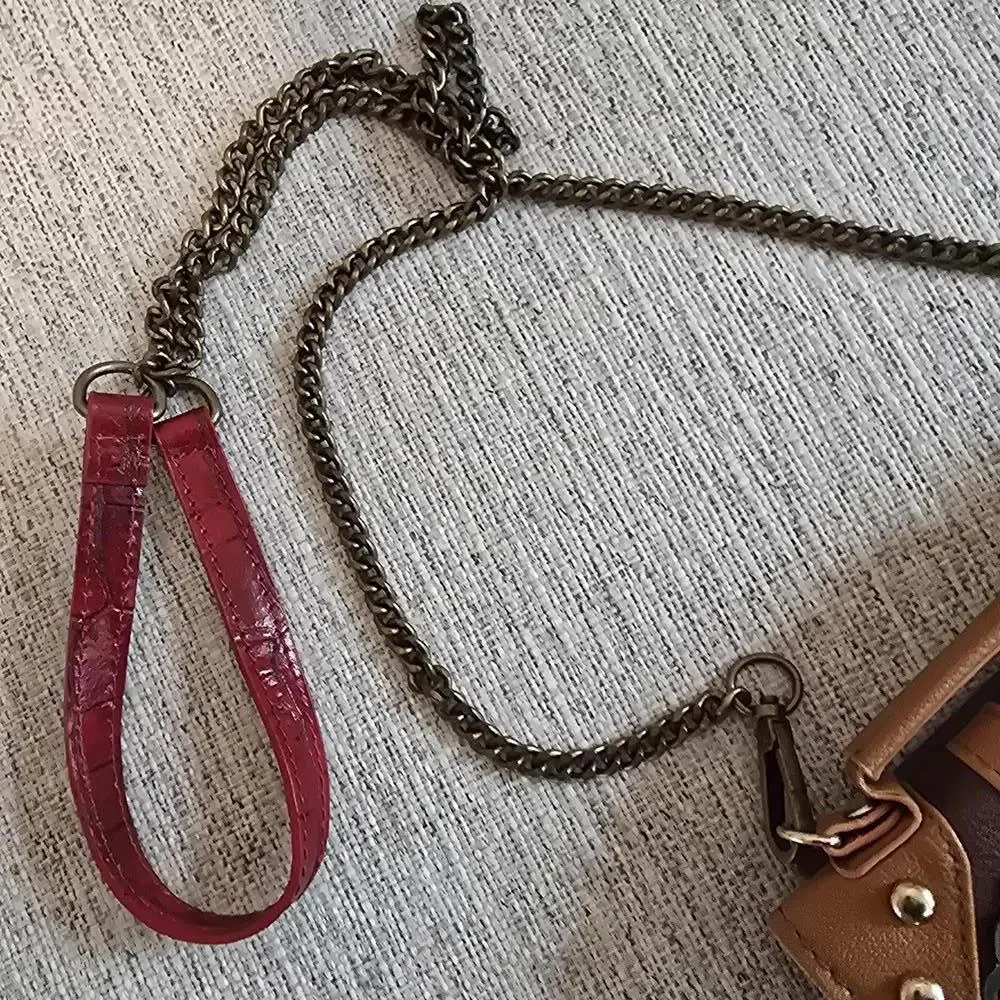 Harry Potter Themed Crossbody Bag with Chain Strap - Picture 6 of 6